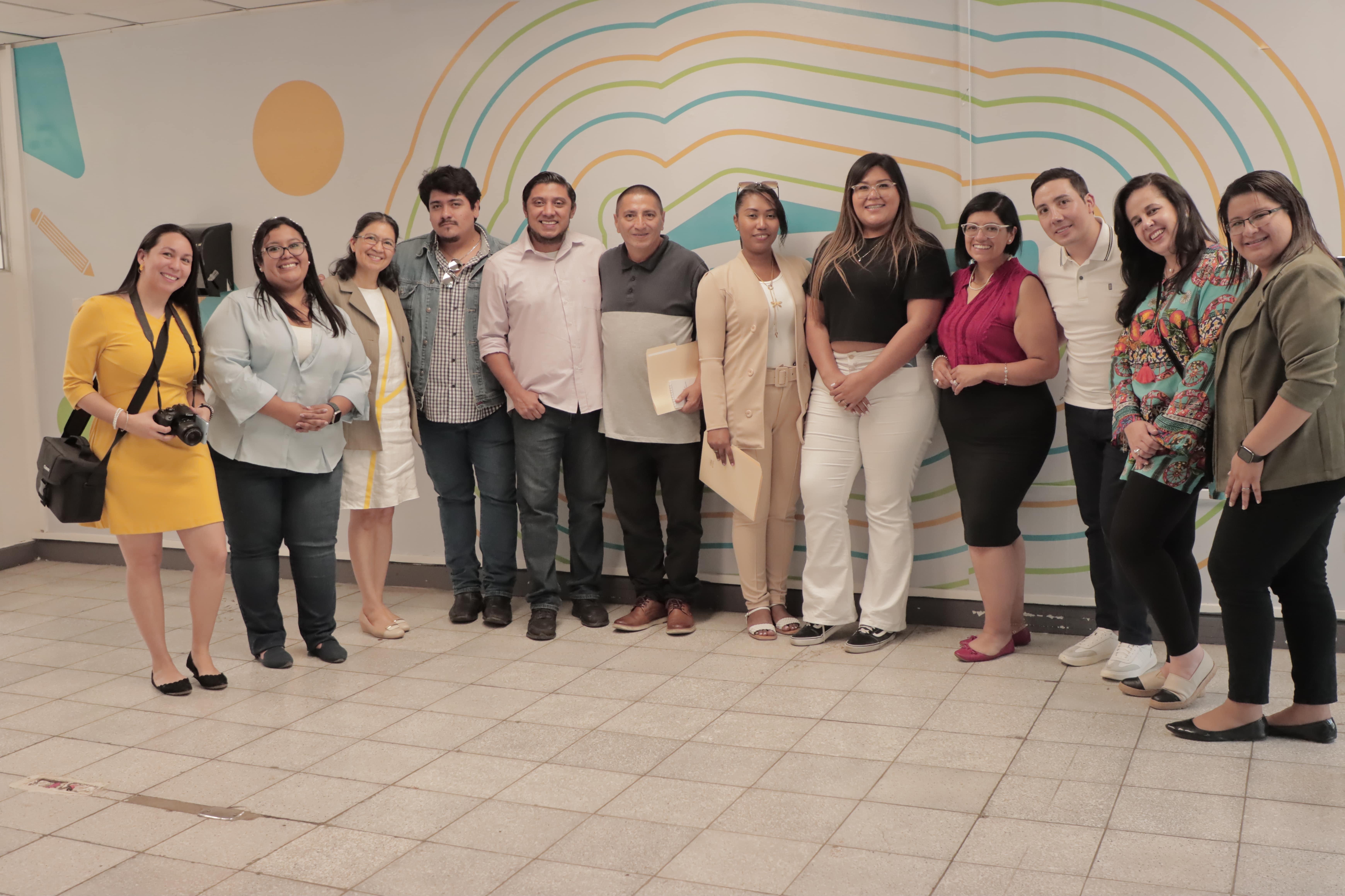 Imagen b2Z3fT8gQ9nM0vK6aL7wR1yX5oP4sJ2cF8mN0pQ9.JPG de Docentes ecuatorianos visitan El Salvador, con miras a explorar el modelo educativo bajo la reforma «Mi Nueva Escuela»